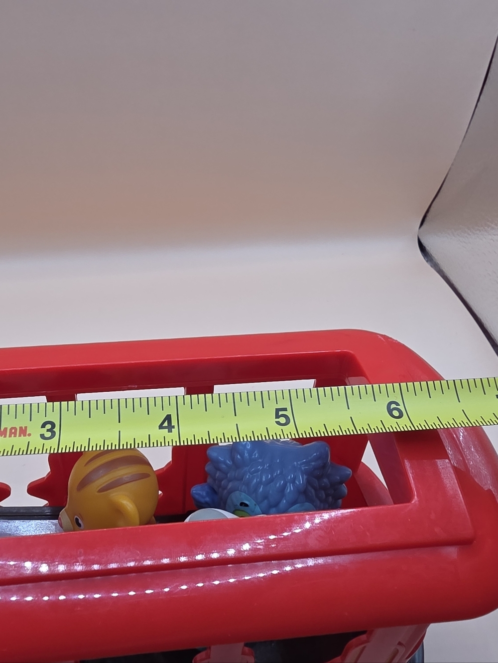 Daniel Tiger's Neighborhood Pull Back Ding Trolley with 2 Friends Mister Rogers - Picture 4 of 5